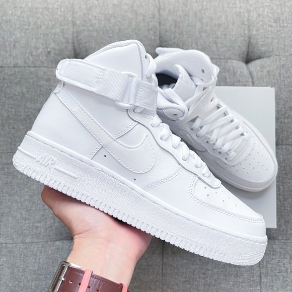 🤍 Nike Air Force 1 high top triple white (big kids) - Picture 4 of 4